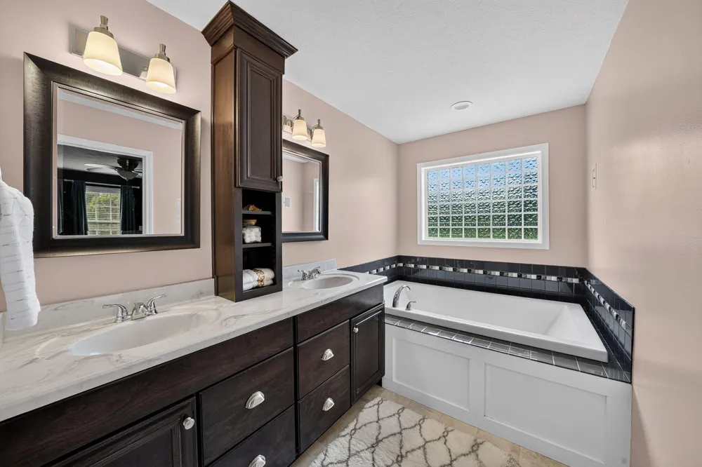 66155 Blackberry Edwardsburg, MI 49112