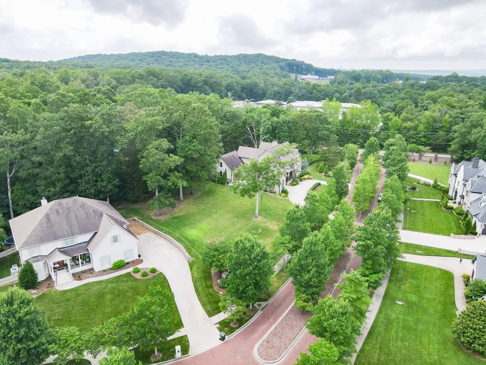 2324 Dogwood Grove Circle Signal Mountain, TN 37377