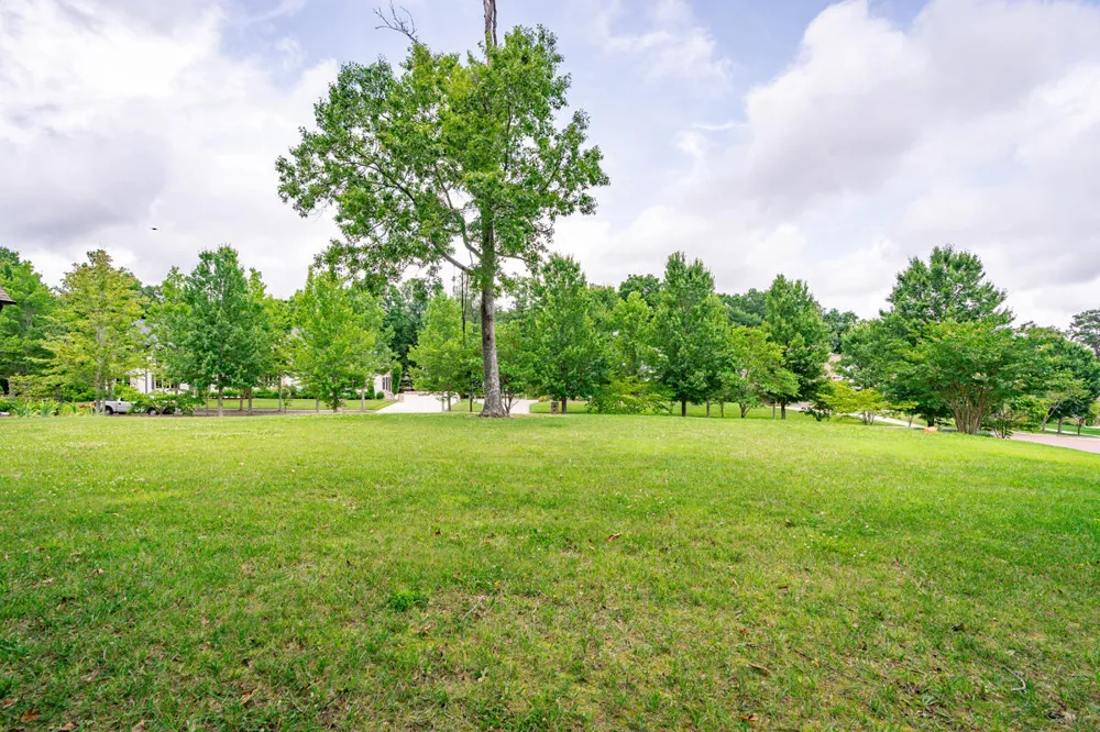 2324 Dogwood Grove Circle Signal Mountain, TN 37377