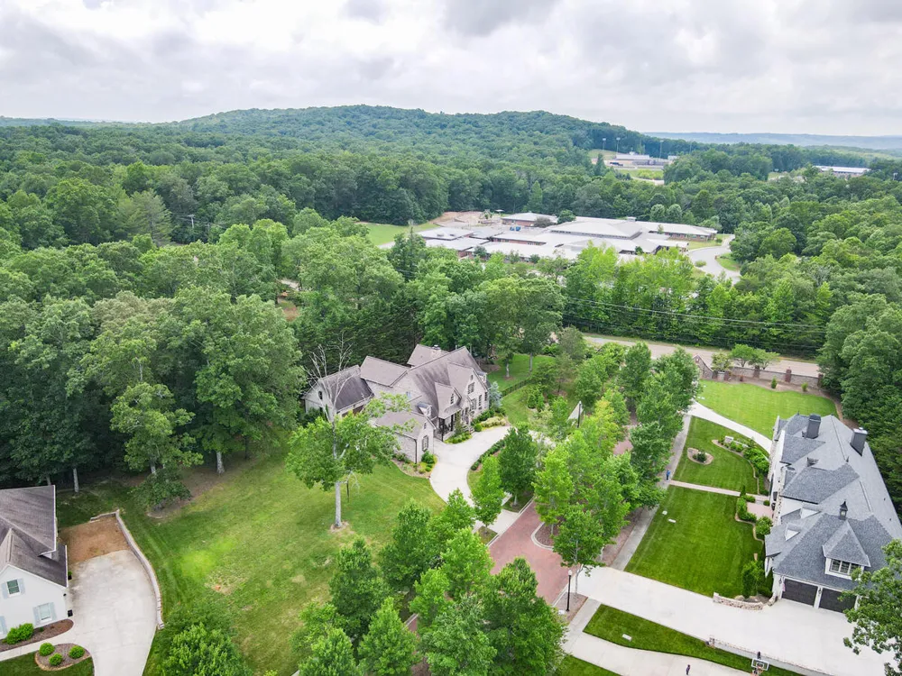 2324 Dogwood Grove Circle Signal Mountain, TN 37377