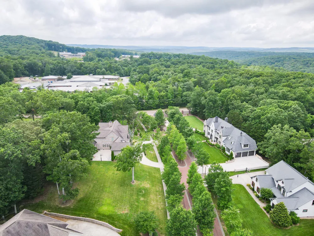 2324 Dogwood Grove Circle Signal Mountain, TN 37377