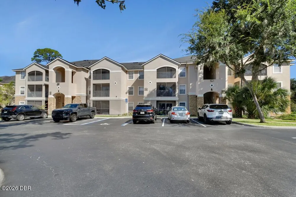940 Village Trail #4-207 Port Orange, FL 32127