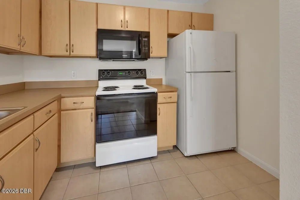 940 Village Trail #4-207 Port Orange, FL 32127