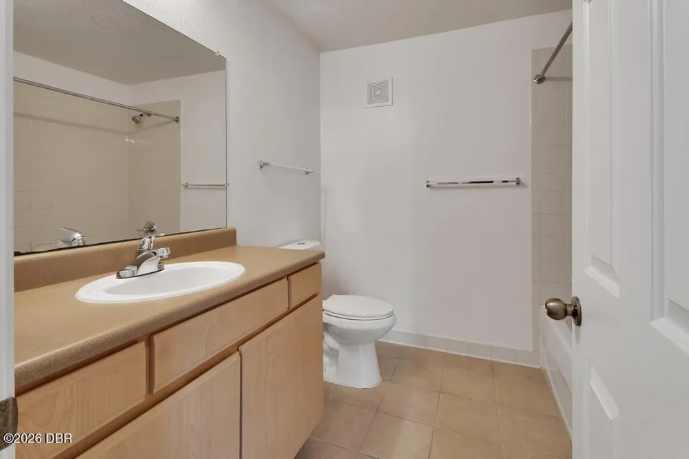 940 Village Trail #4-207 Port Orange, FL 32127