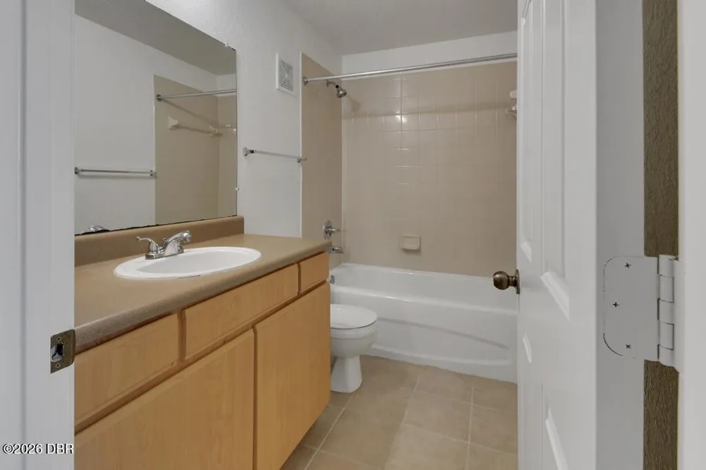 940 Village Trail #4-207 Port Orange, FL 32127