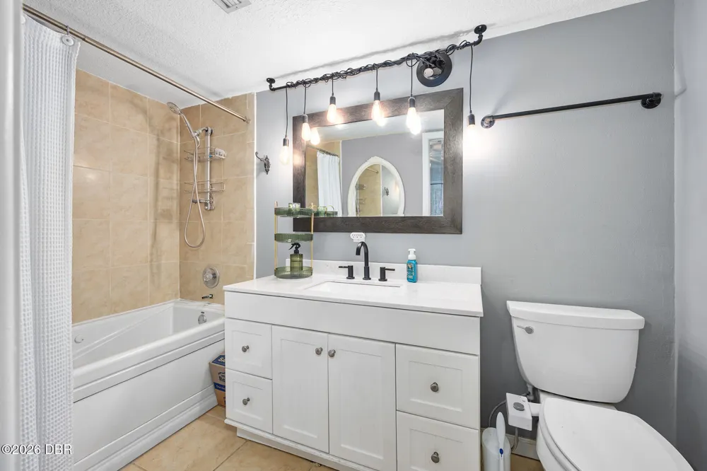 101 Hill Avenue #5 Deland, FL 32724