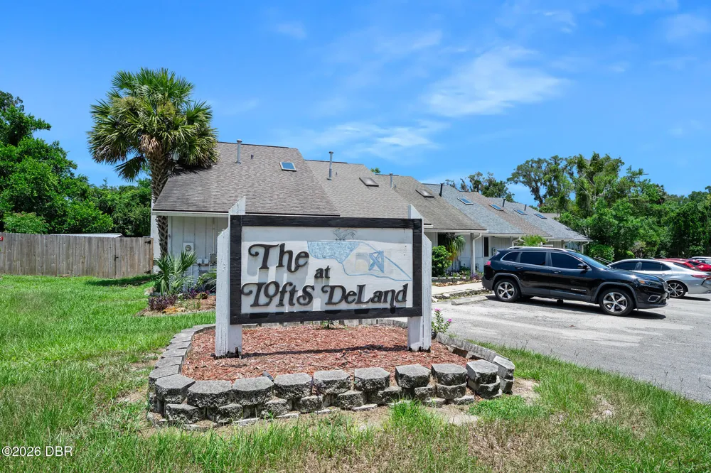 101 Hill Avenue #5 Deland, FL 32724