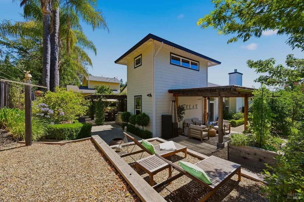 806 Chiles Avenue St. Helena, CA 94574