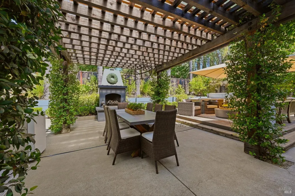 806 Chiles Avenue St. Helena, CA 94574