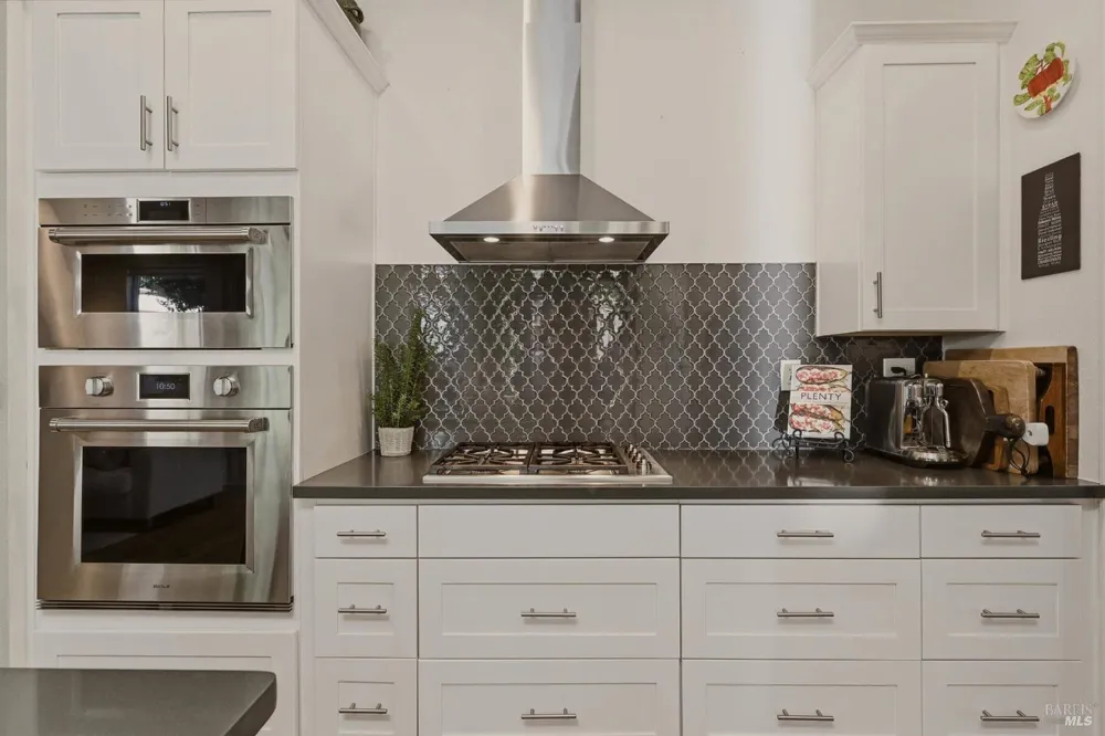 806 Chiles Avenue St. Helena, CA 94574