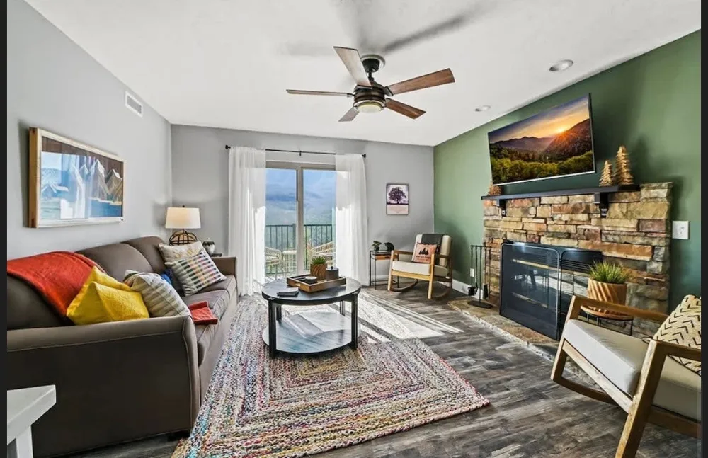 3710 Weber Rd #105-C Gatlinburg, TN 37738