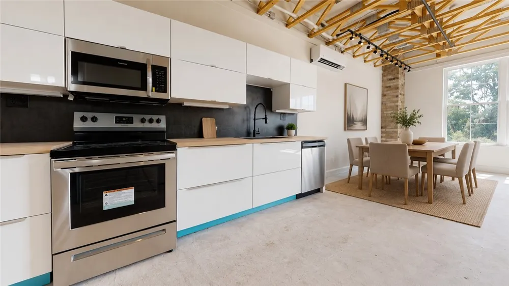 305 W 27 th Street #225 Bryan, TX 77803