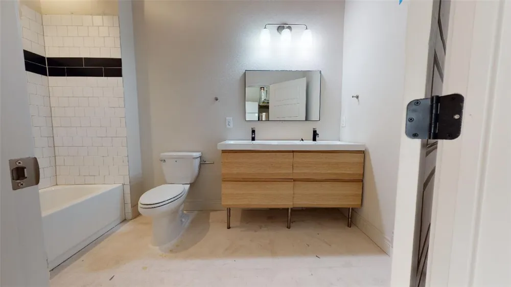 305 W 27 th Street #225 Bryan, TX 77803