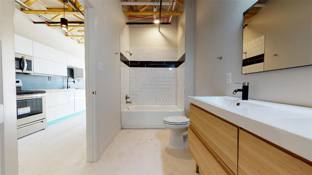 305 W 27 th Street #225 Bryan, TX 77803