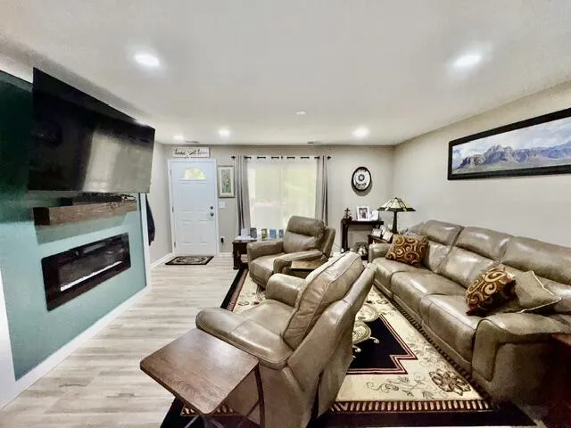 432 Marigold Circle Westland, MI 48185