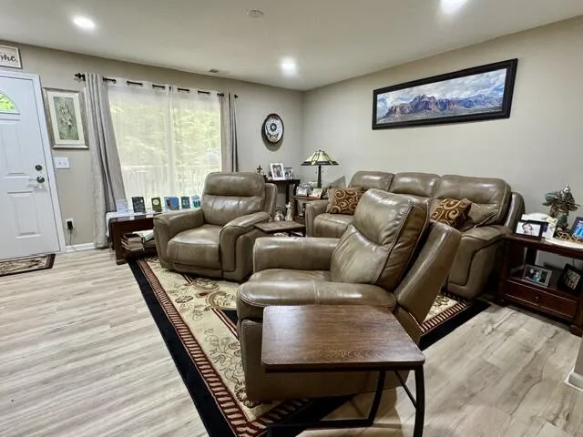432 Marigold Circle Westland, MI 48185