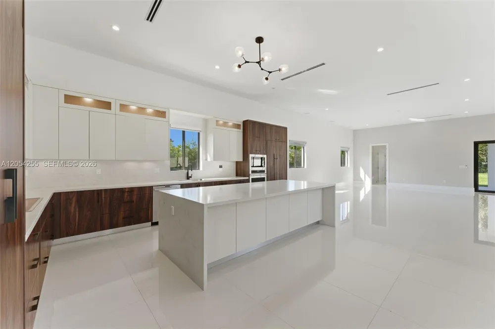 10005 SW 66th St Miami, FL 33173