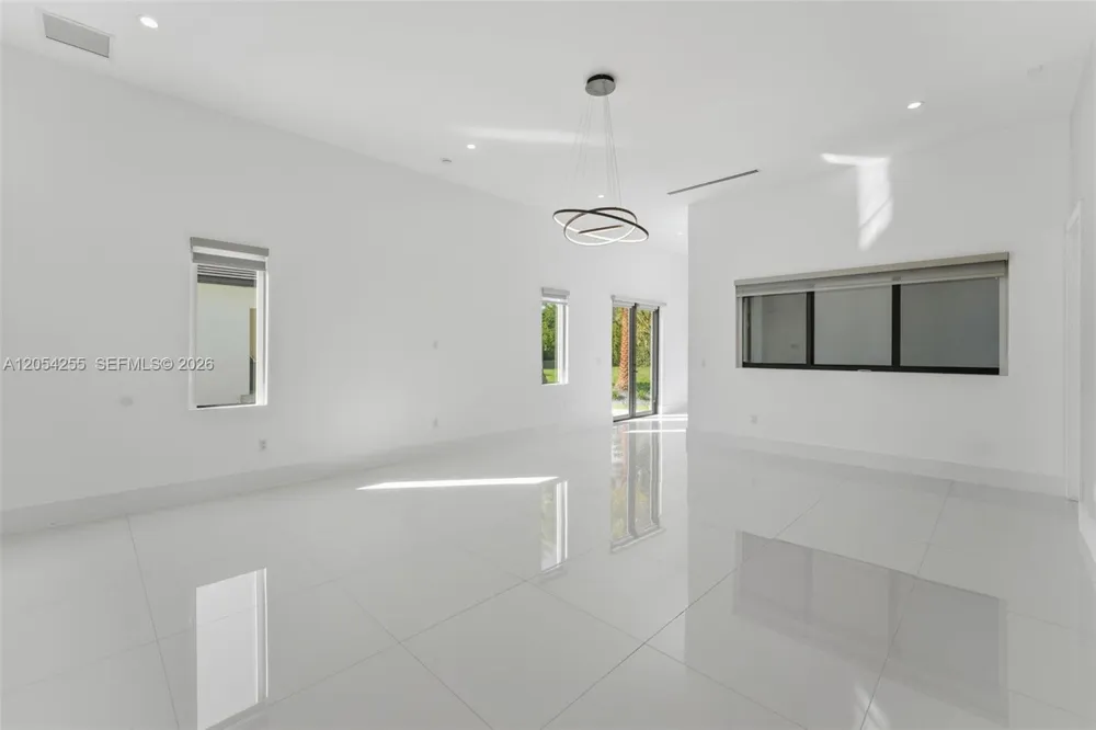 10005 SW 66th St Miami, FL 33173