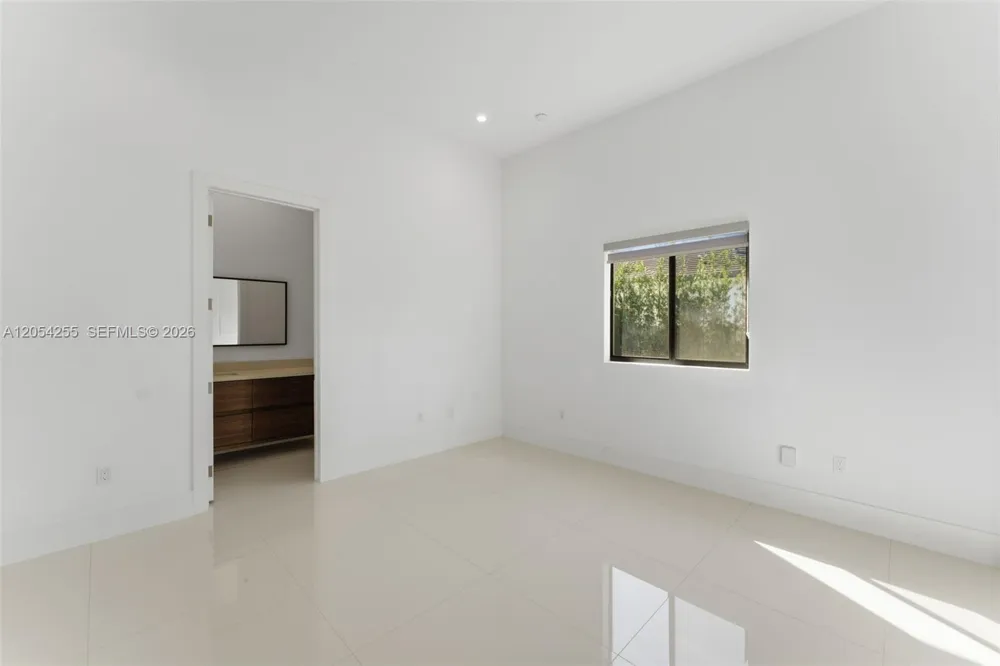 10005 SW 66th St Miami, FL 33173