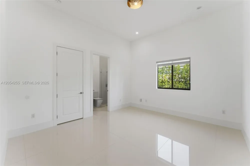 10005 SW 66th St Miami, FL 33173