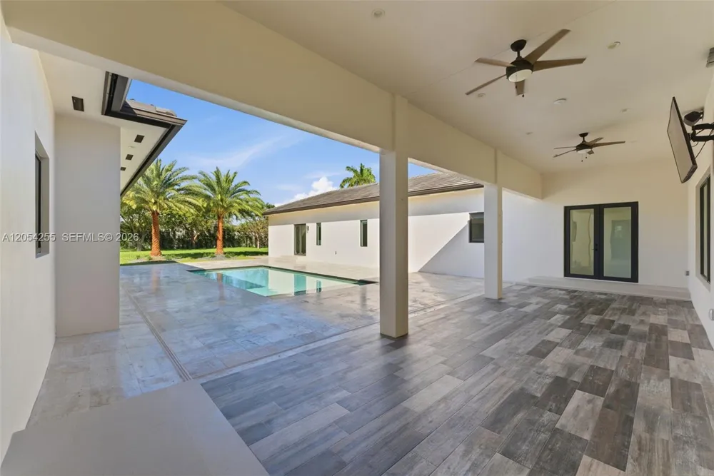 10005 SW 66th St Miami, FL 33173