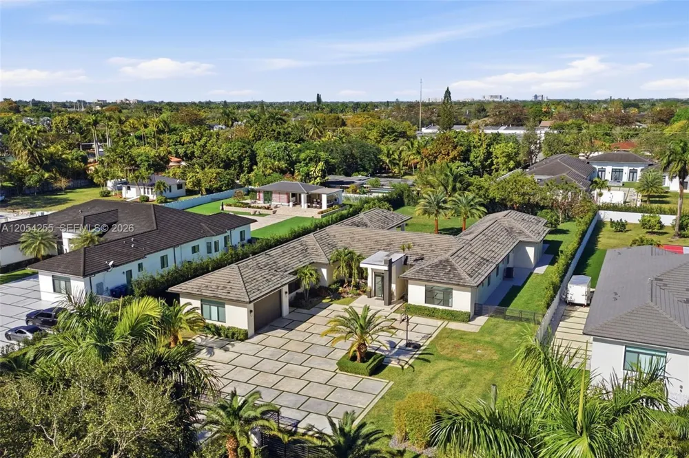 10005 SW 66th St Miami, FL 33173