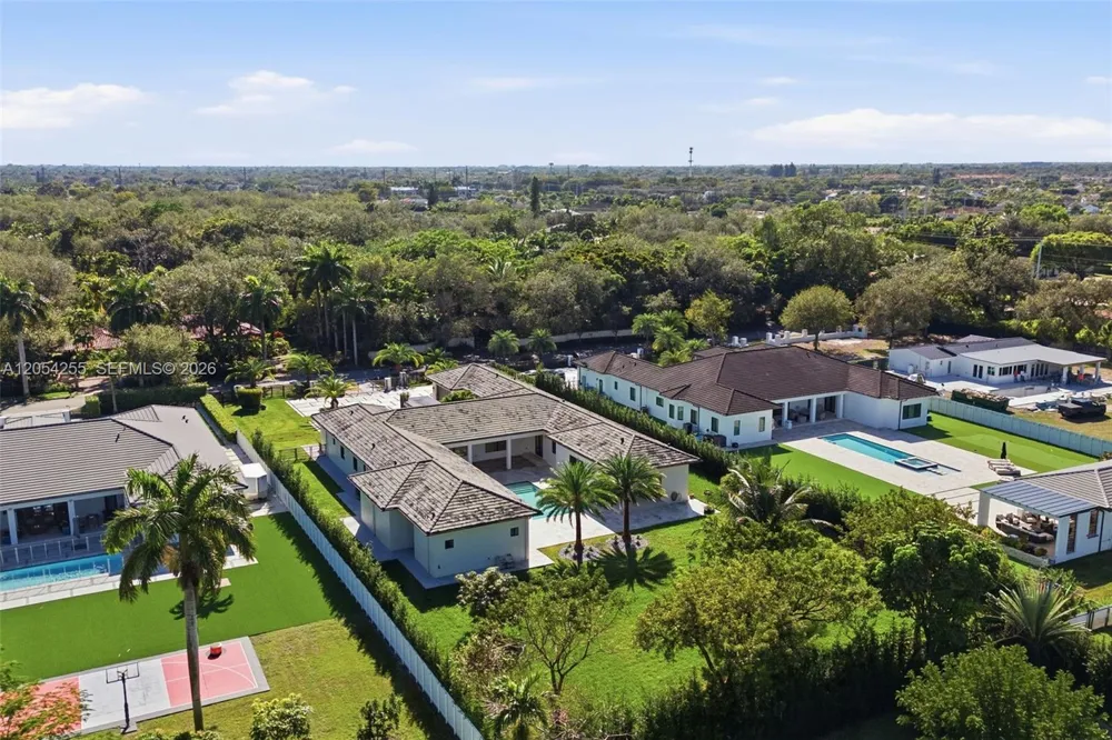 10005 SW 66th St Miami, FL 33173