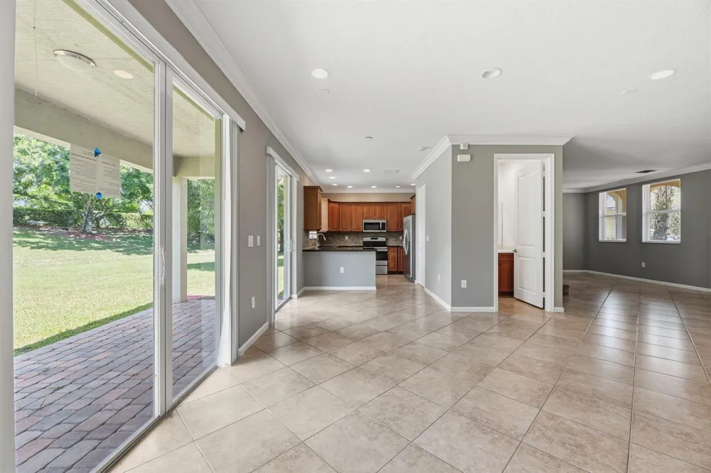 2709 Pienza Circle Royal Palm Beach, FL 33411