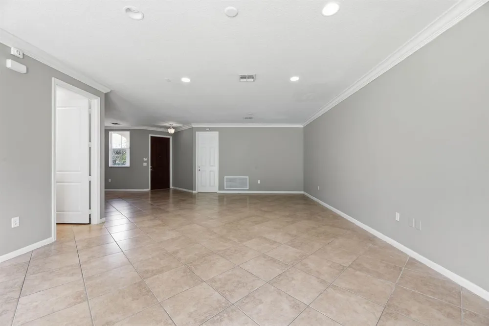 2709 Pienza Circle Royal Palm Beach, FL 33411