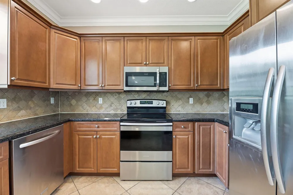 2709 Pienza Circle Royal Palm Beach, FL 33411