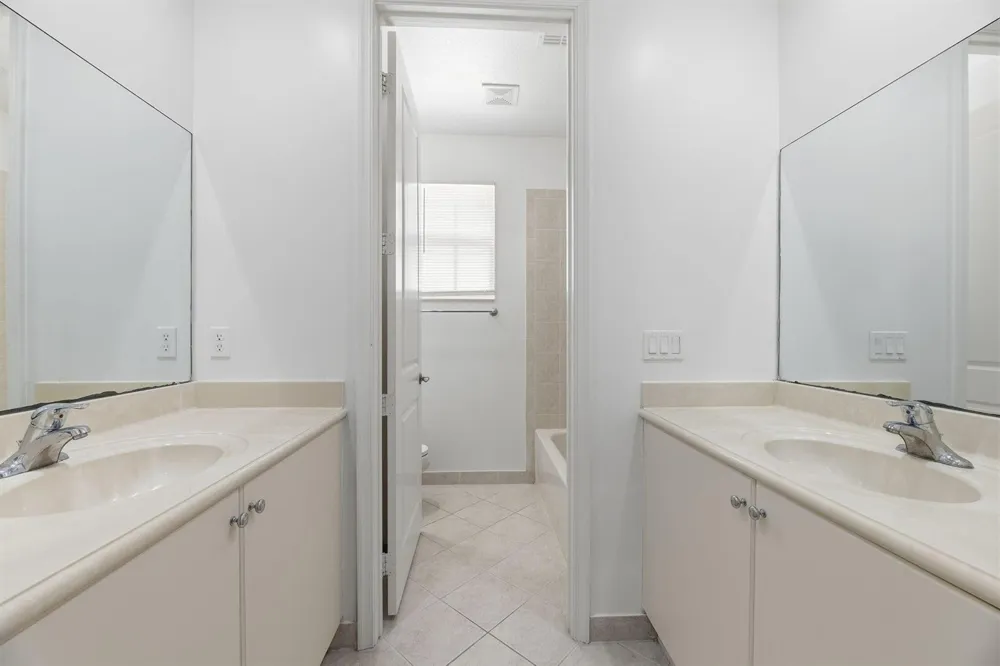 2709 Pienza Circle Royal Palm Beach, FL 33411