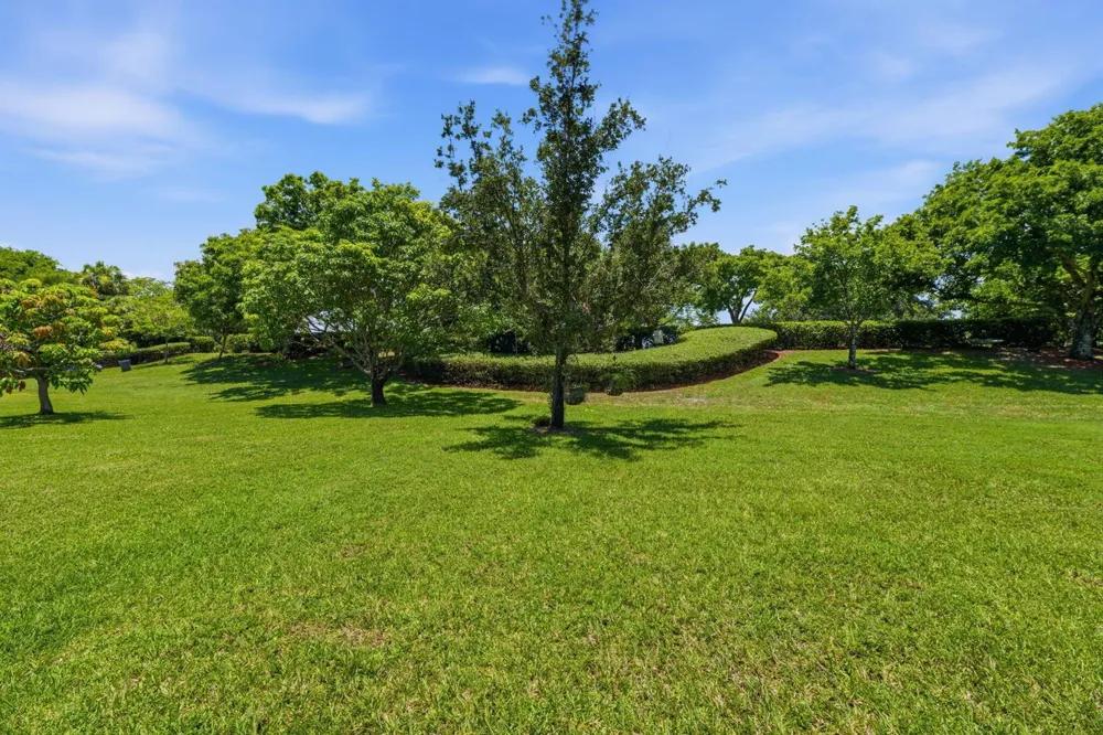 2709 Pienza Circle Royal Palm Beach, FL 33411