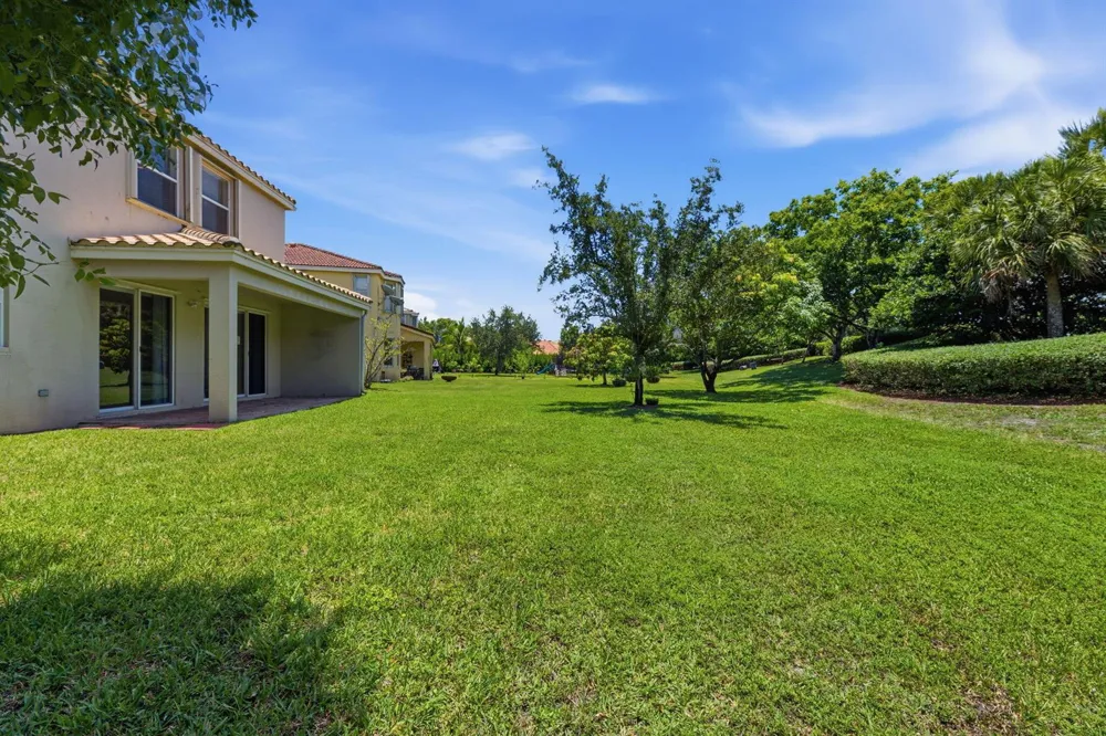 2709 Pienza Circle Royal Palm Beach, FL 33411