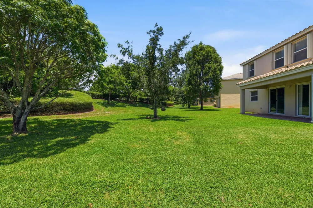 2709 Pienza Circle Royal Palm Beach, FL 33411