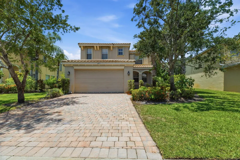 2709 Pienza Circle Royal Palm Beach, FL 33411