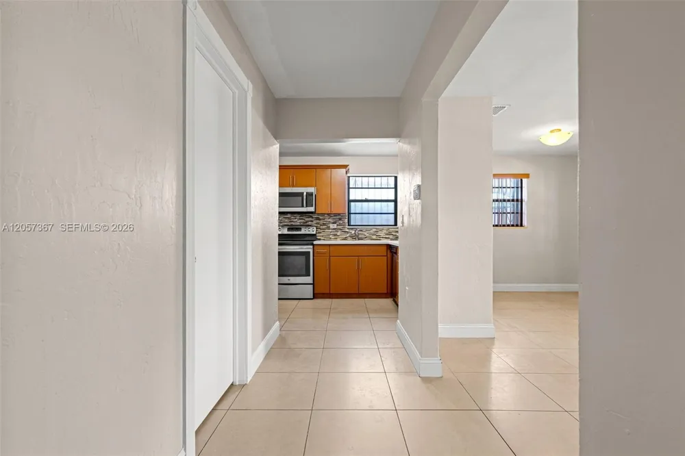 3220 E 8th Ave Hialeah, FL 33013