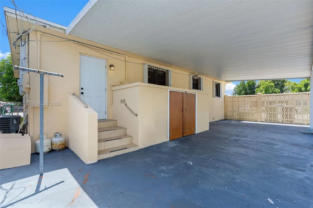 3220 E 8th Ave Hialeah, FL 33013