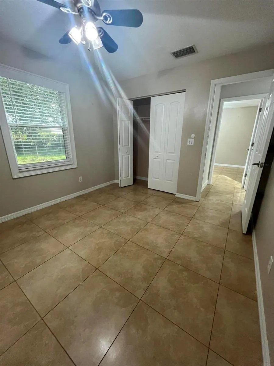 915 11th Terrace Vero Beach, FL 32960