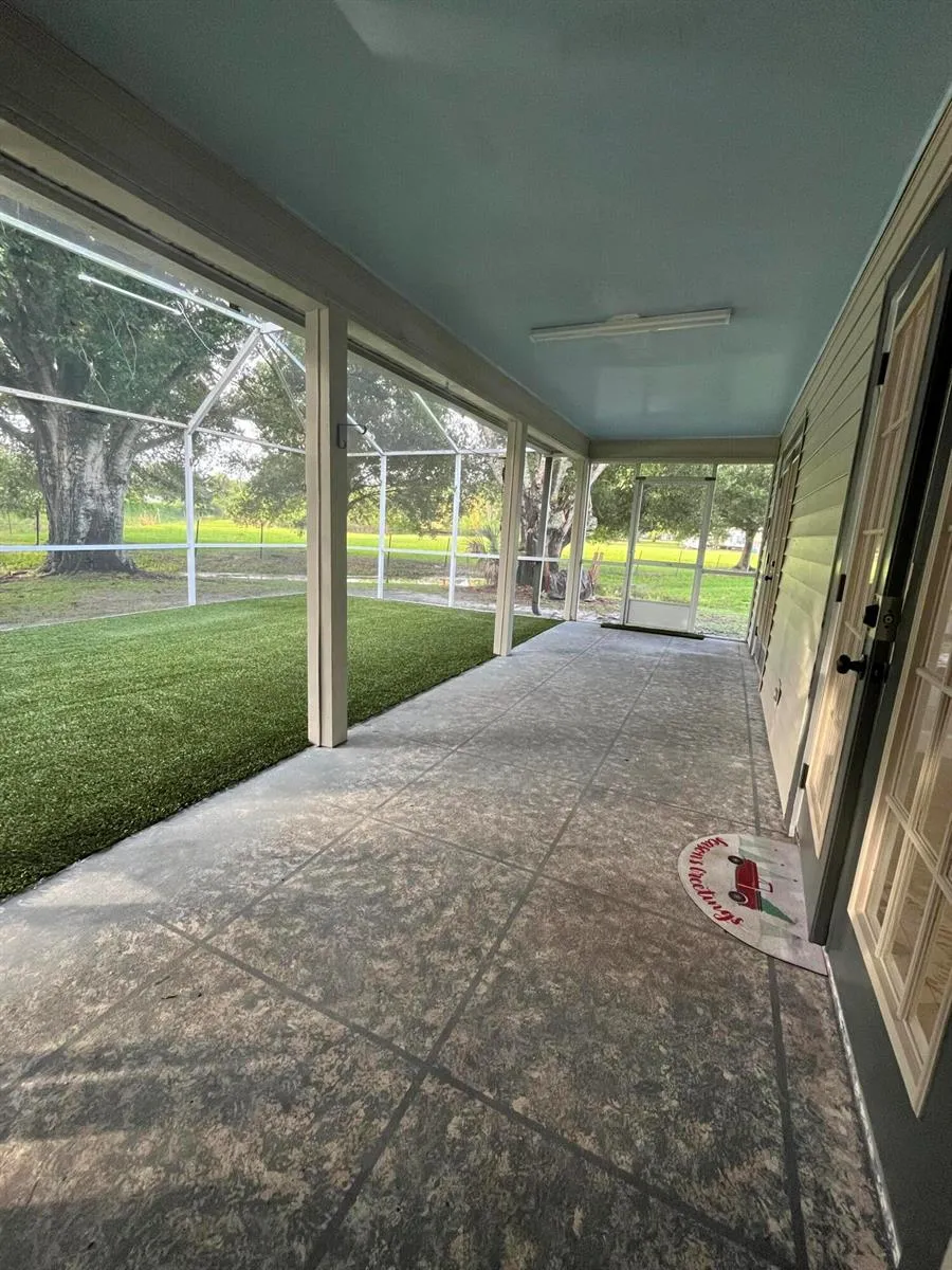 915 11th Terrace Vero Beach, FL 32960