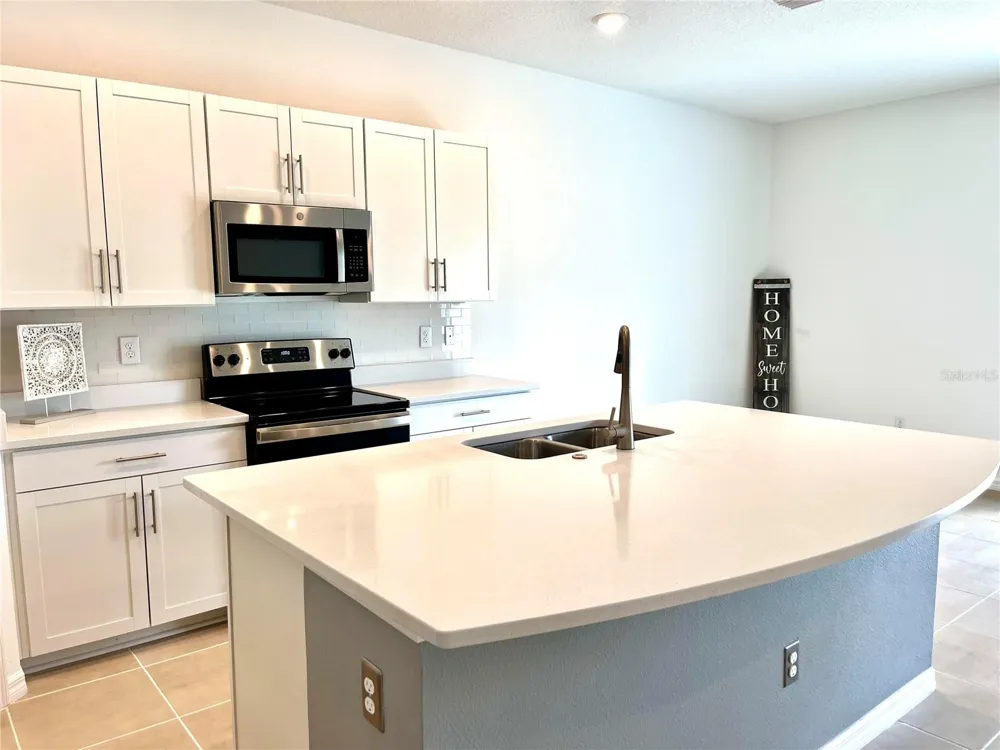 8500 LUNAR SKYE STREET Sarasota, FL 34241