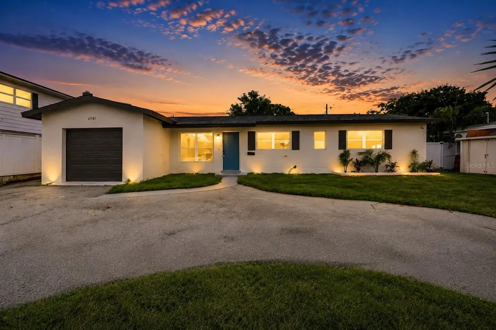 6781 33RD AVENUE St Petersburg, FL 33710