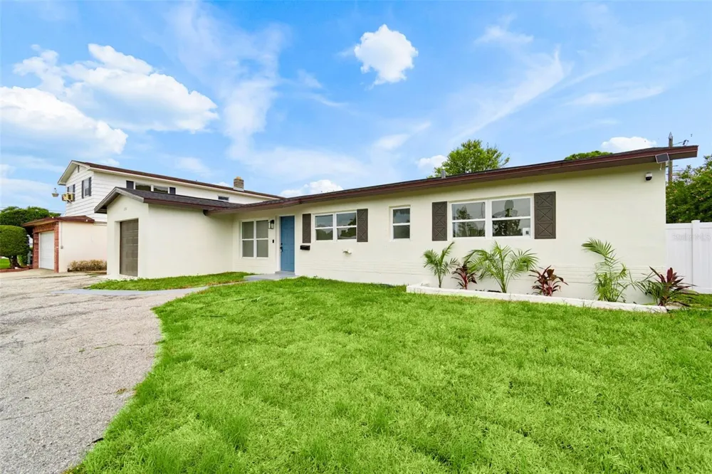 6781 33RD AVENUE St Petersburg, FL 33710