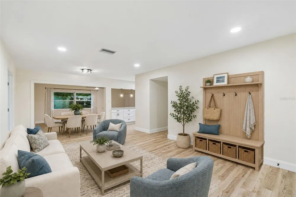 6781 33RD AVENUE St Petersburg, FL 33710
