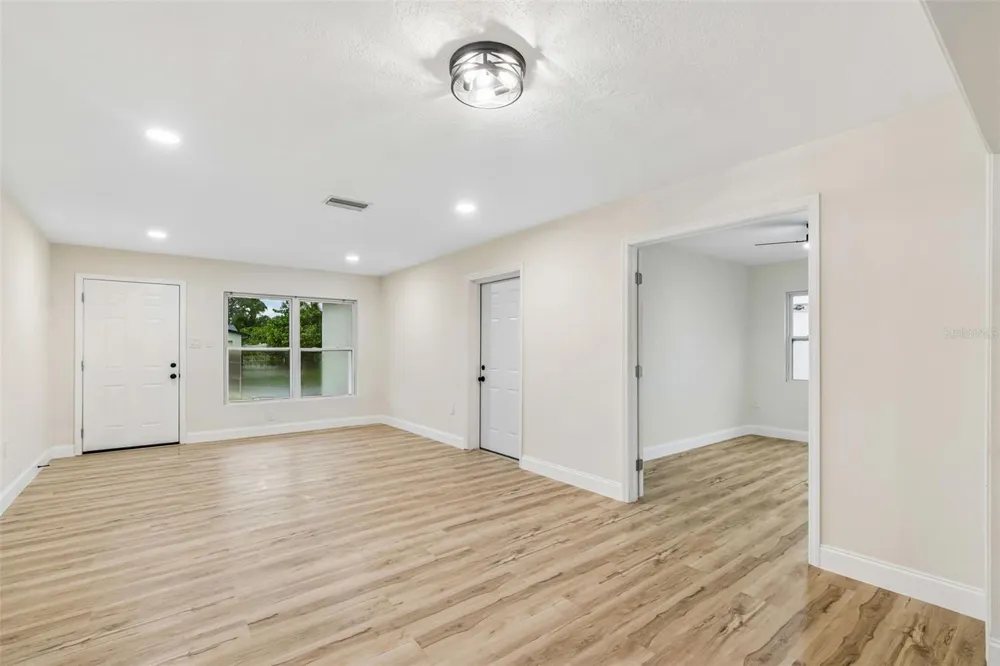 6781 33RD AVENUE St Petersburg, FL 33710
