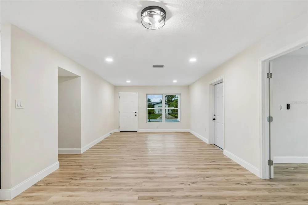 6781 33RD AVENUE St Petersburg, FL 33710