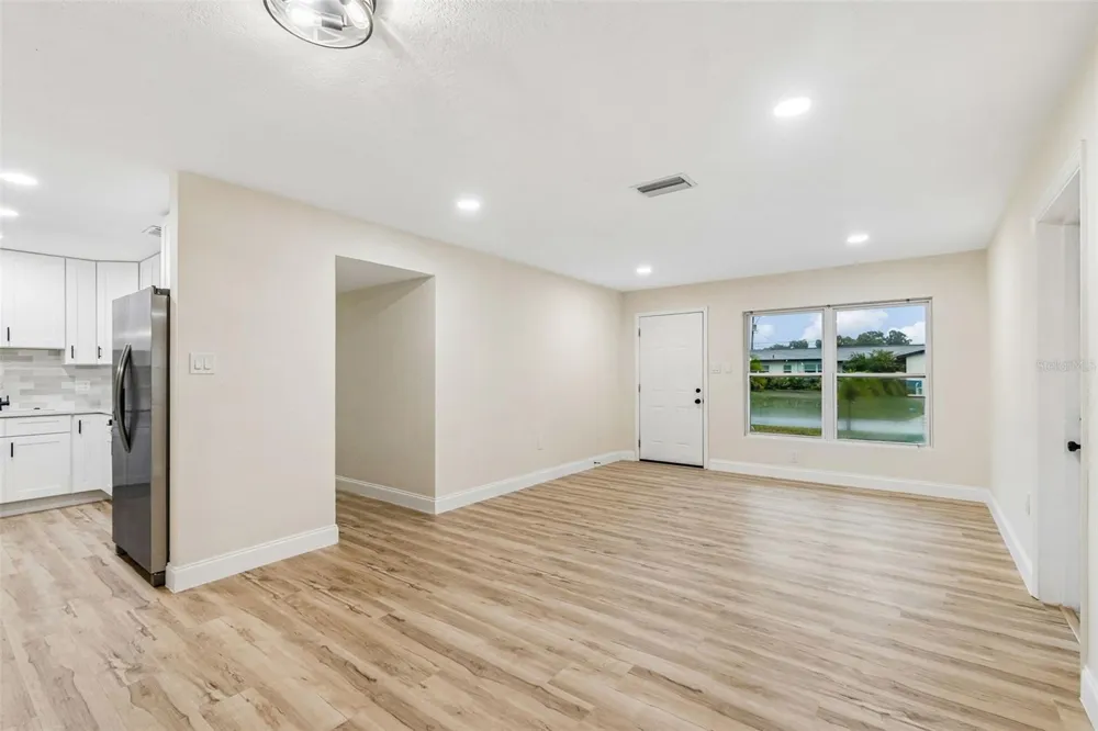 6781 33RD AVENUE St Petersburg, FL 33710