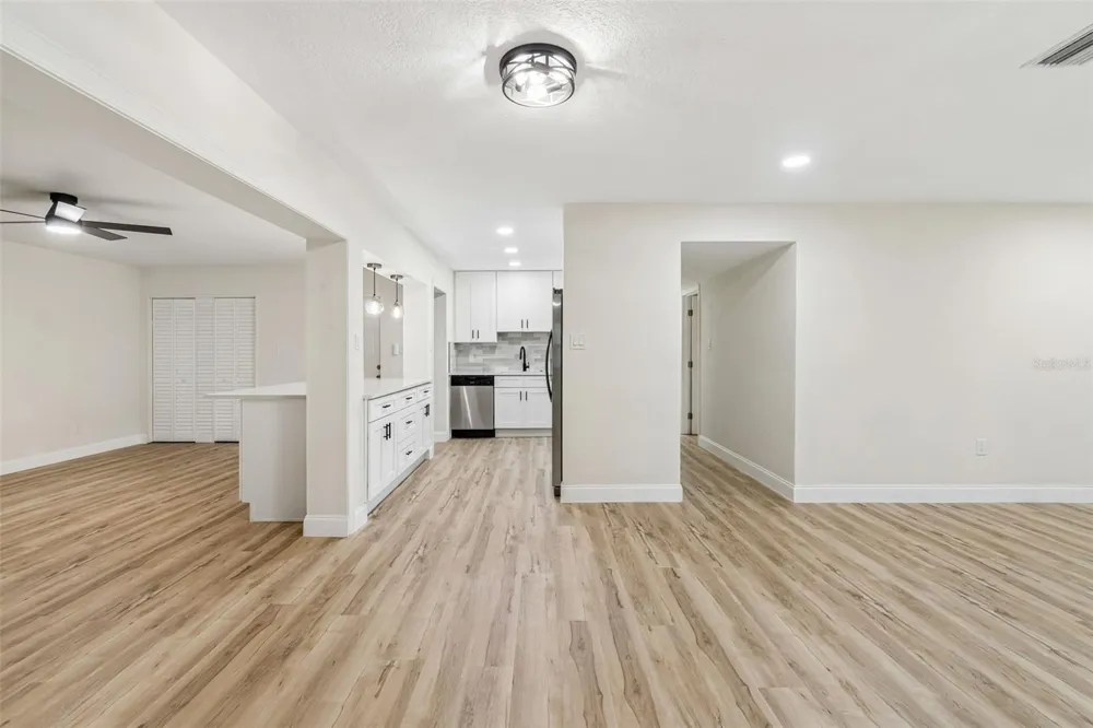 6781 33RD AVENUE St Petersburg, FL 33710