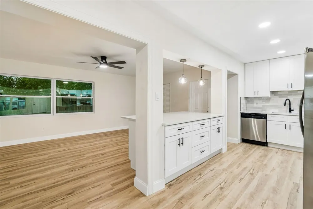 6781 33RD AVENUE St Petersburg, FL 33710