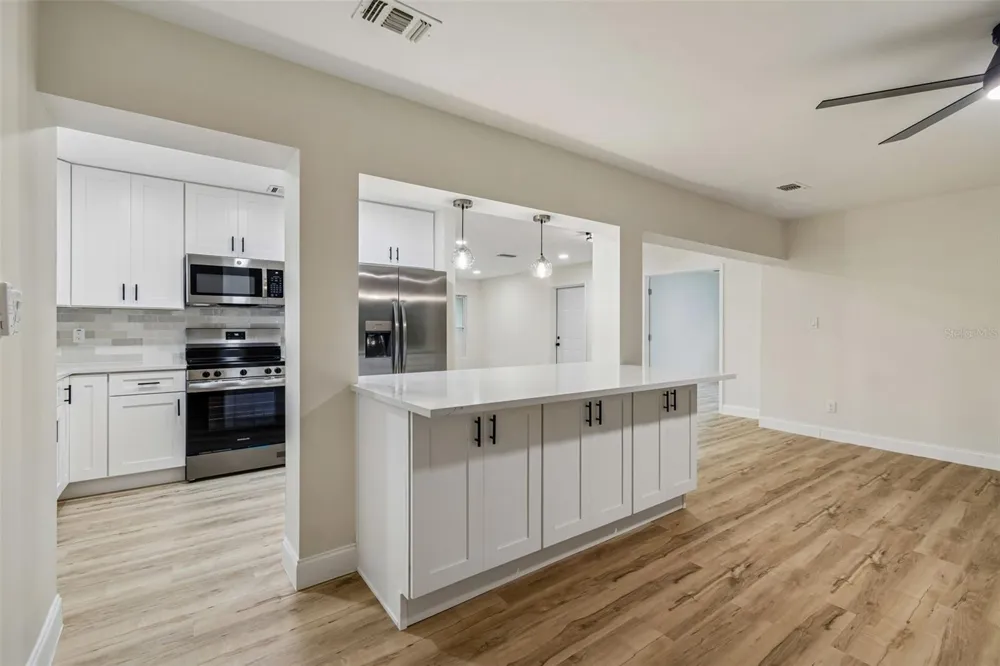 6781 33RD AVENUE St Petersburg, FL 33710