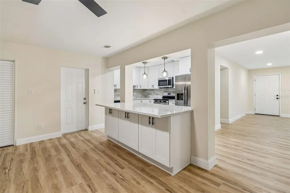 6781 33RD AVENUE St Petersburg, FL 33710